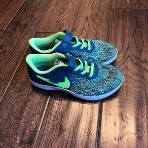 NWOT Nike boys sneakers